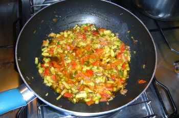 Spaghetti alle verdure avanzate in frigo